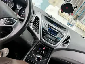 Hyundai Elantra SE Sedan FWD (1.8L 4cyl 6A) 2016 Gray