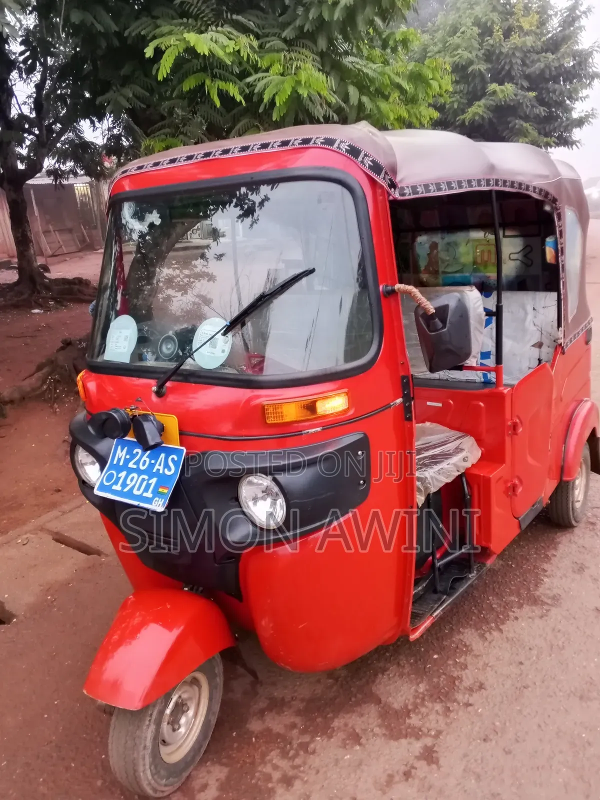 Bajaj RE 2026 Red