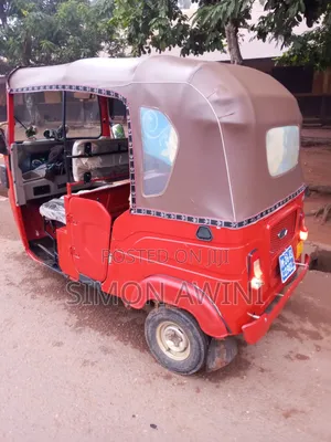 Bajaj RE 2026 Red