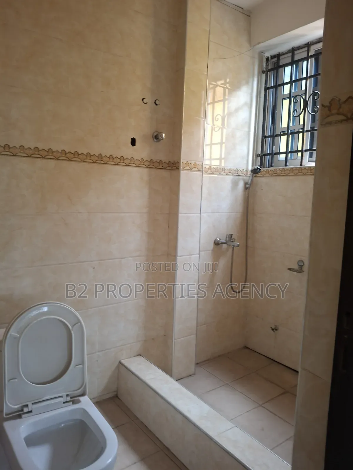 Furnished 5bdrm Mansion in B2 Properties Agency, Kumasi Metropolitan