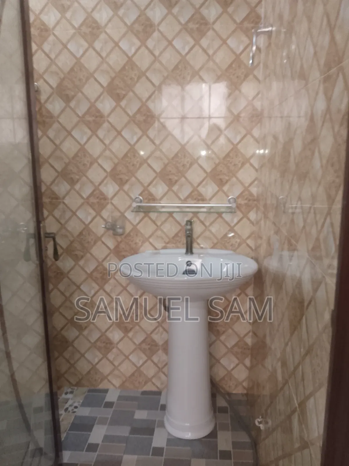3bdrm House in Tema Community 11 for rent