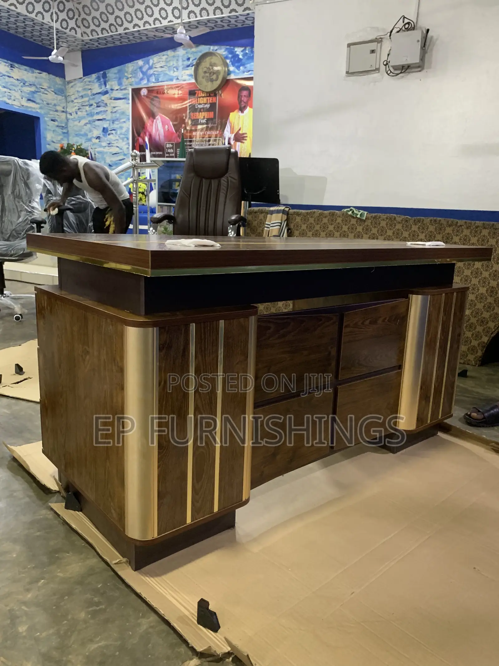 1.4m Executive Office Desk/ Table