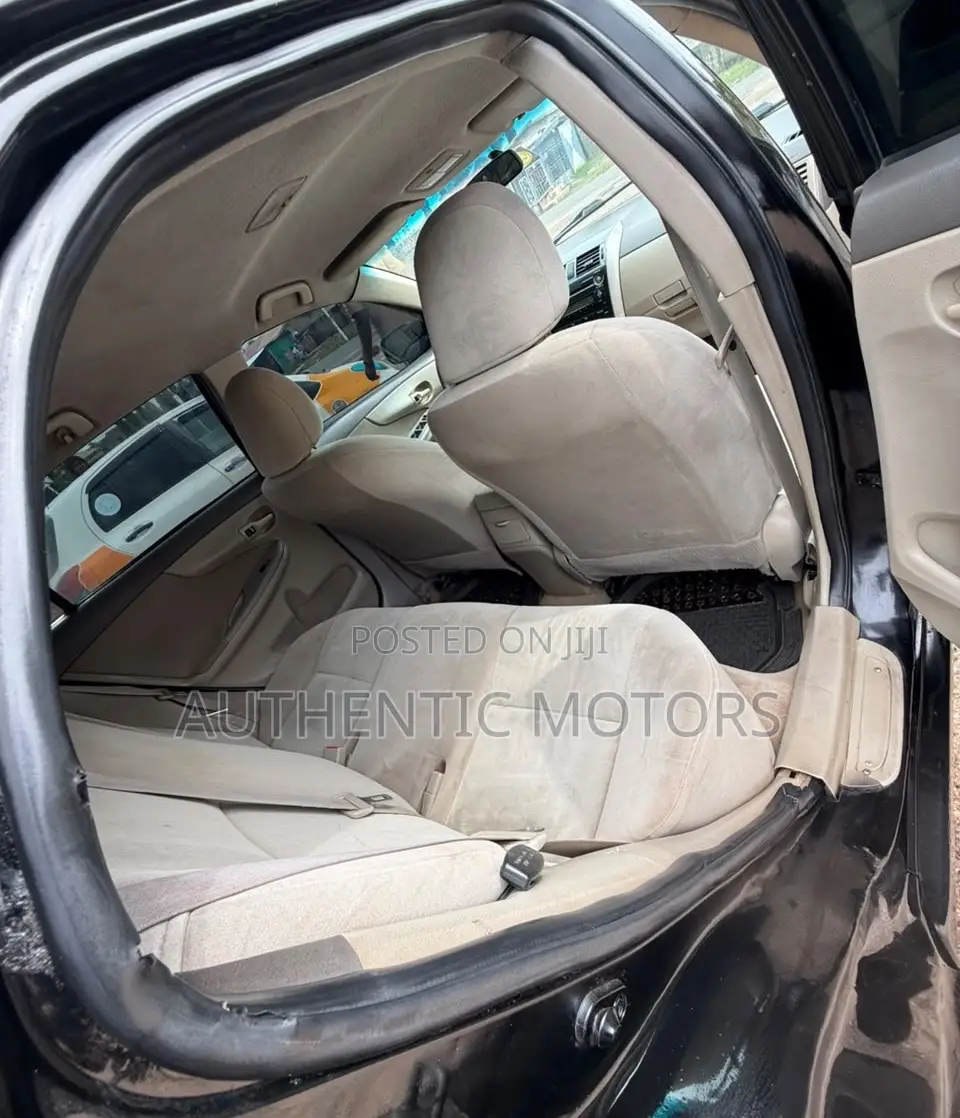 Toyota Corolla 2010 Black