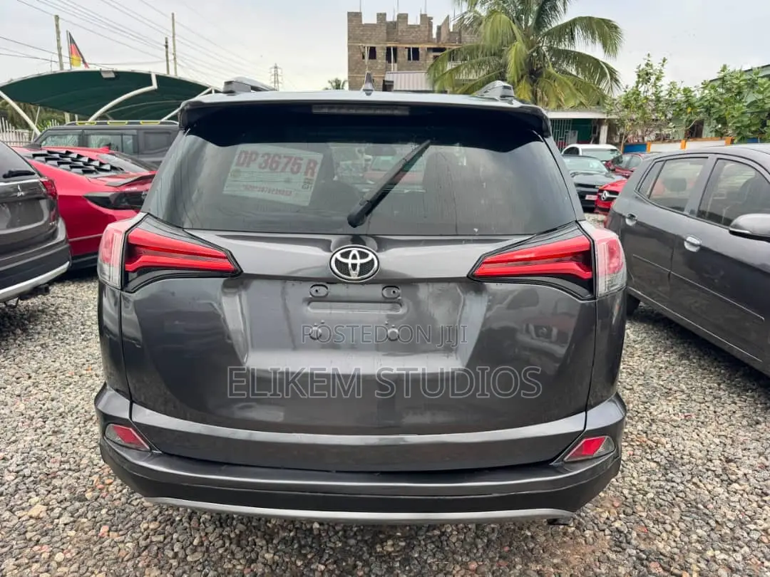 Toyota RAV4 2017 Gray