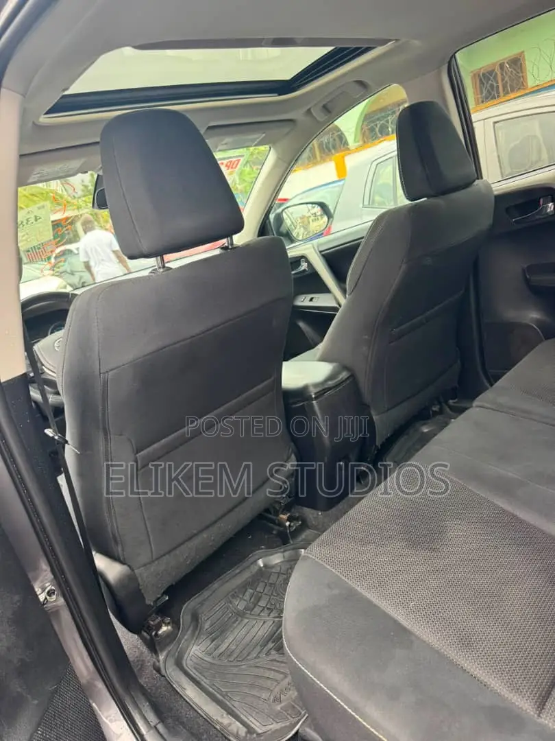 Toyota RAV4 2017 Gray