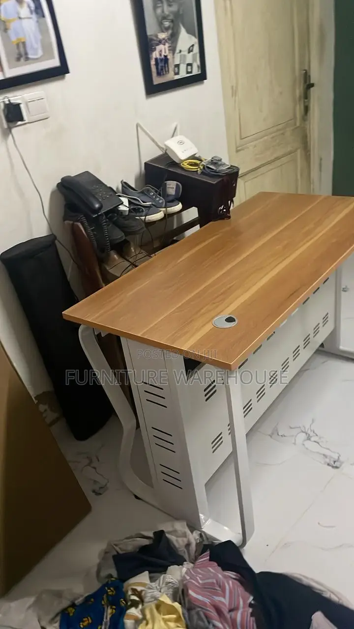 Modern Study Table (1.2m )