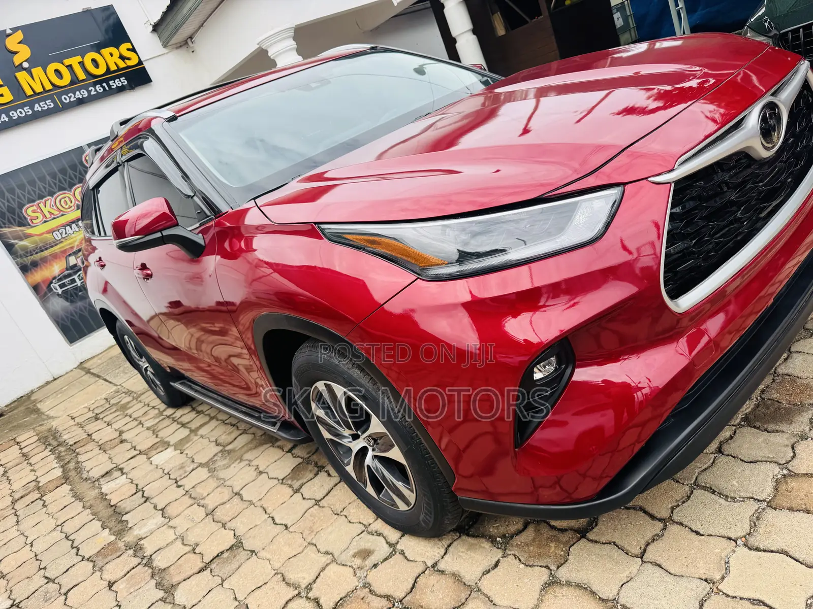 Toyota Highlander XLE 2021 Red