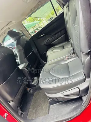 Toyota Highlander XLE 2021 Red