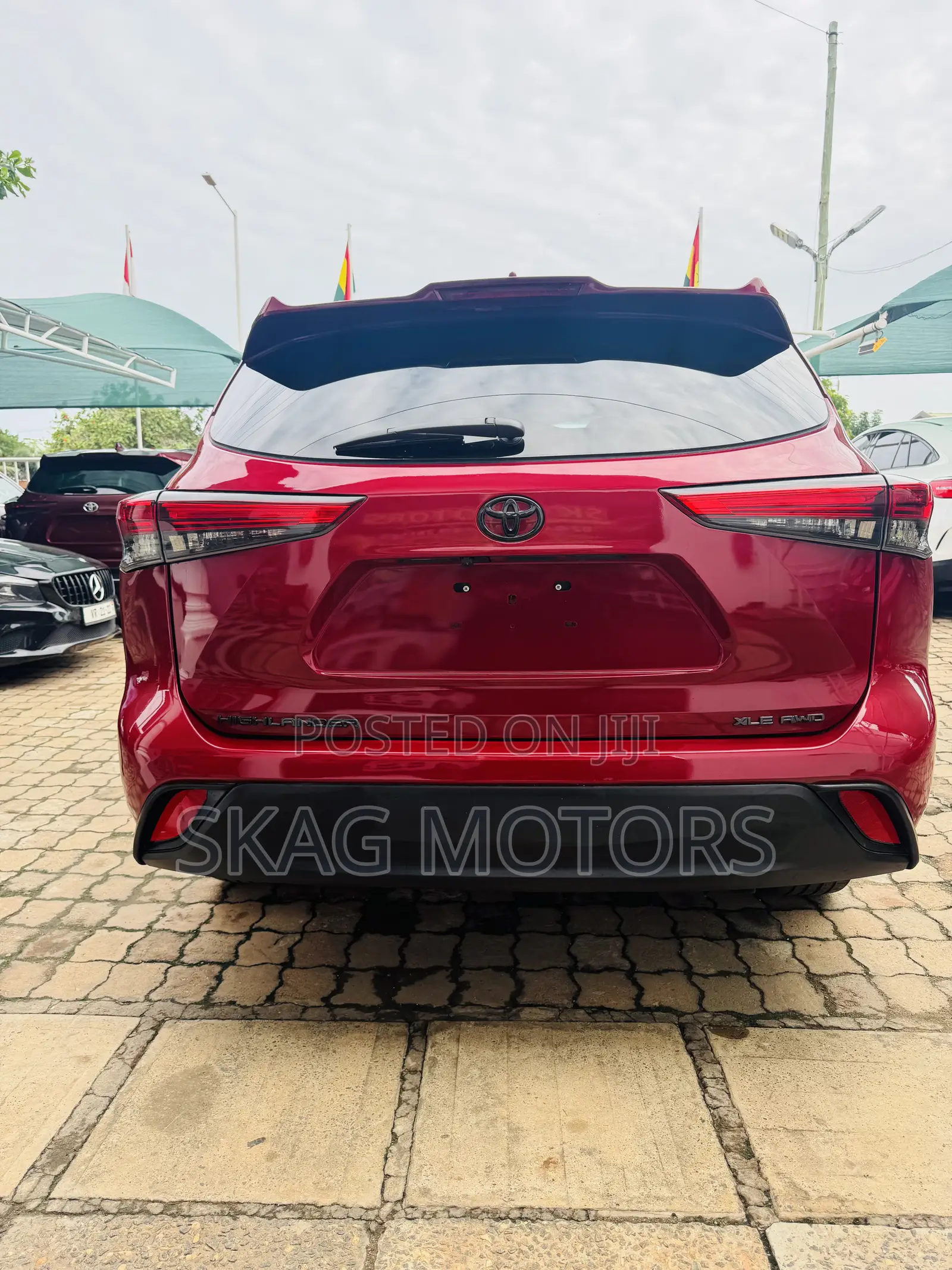 Toyota Highlander XLE 2021 Red
