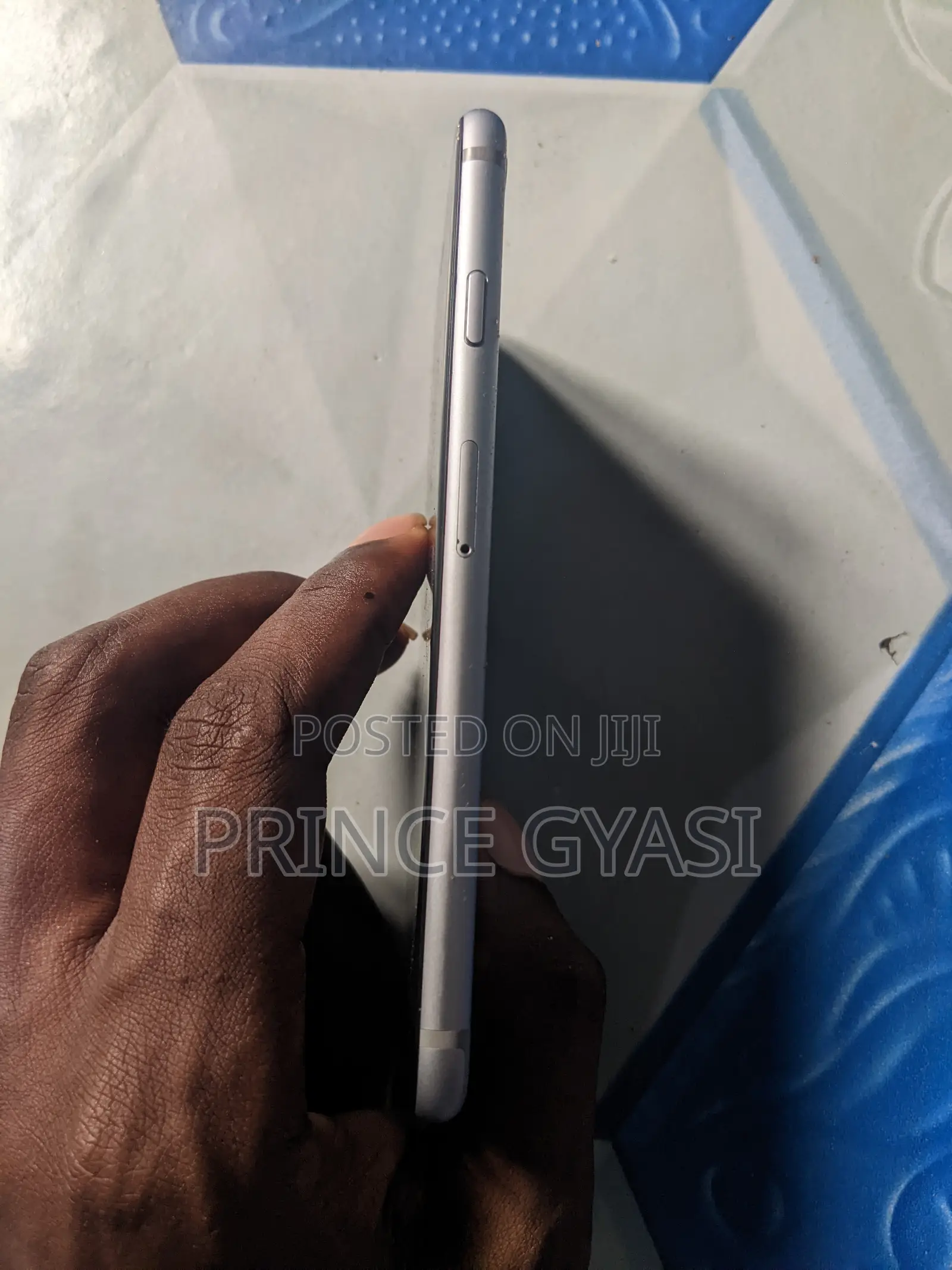 Apple iPhone 6s 64 GB Gray