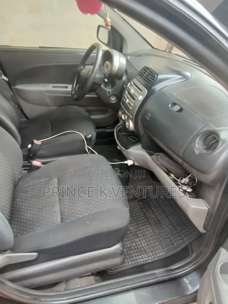 Toyota Passo 1.0 AWD 2011 Black