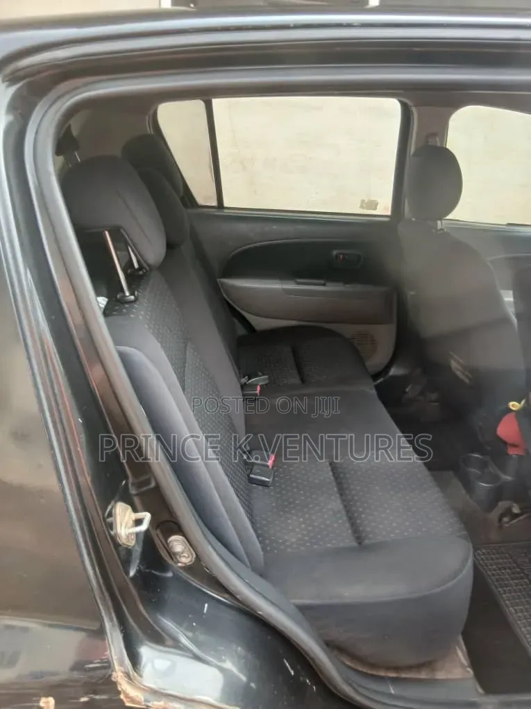 Toyota Passo 1.0 AWD 2011 Black