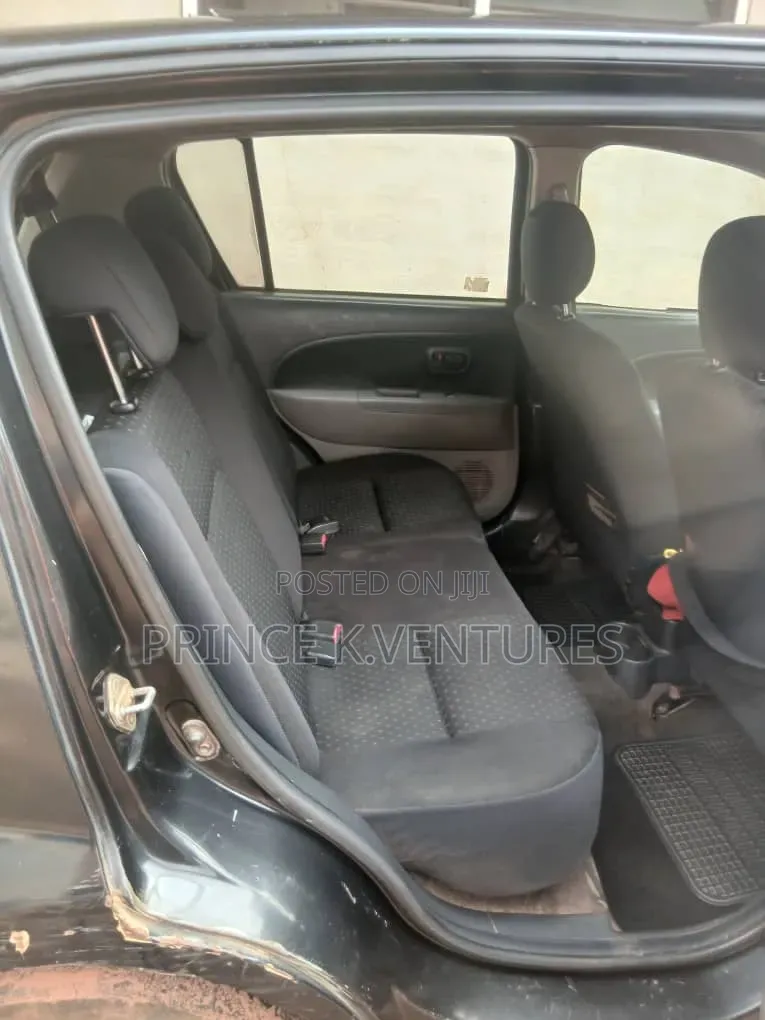 Toyota Passo 1.0 AWD 2011 Black