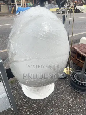 Egg Chair With Bluetooth Connectivity