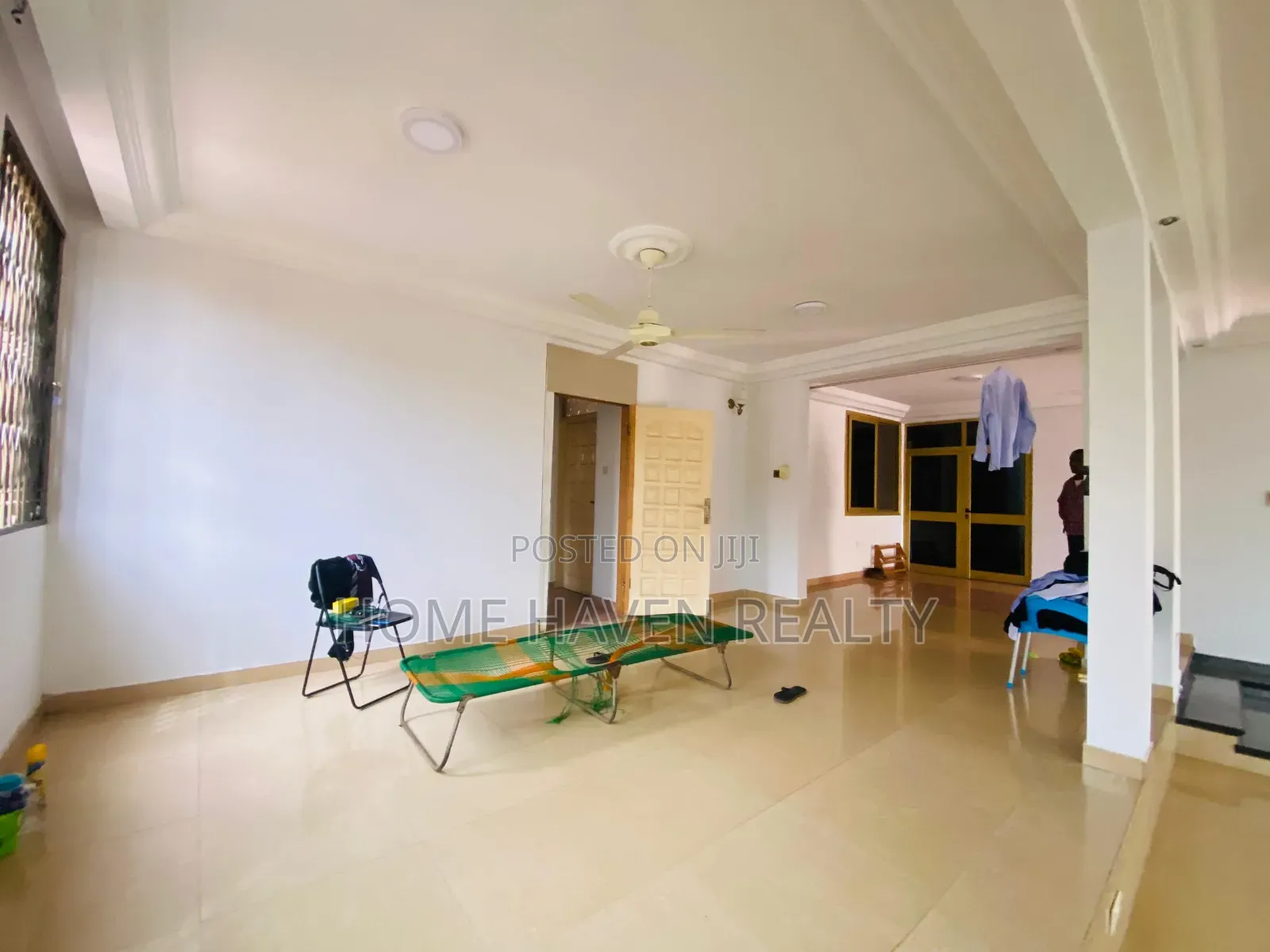 8bdrm House in East Legon, Police Station for rent
