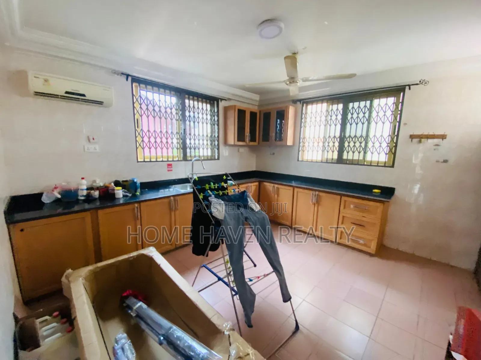 8bdrm House in East Legon, Police Station for rent