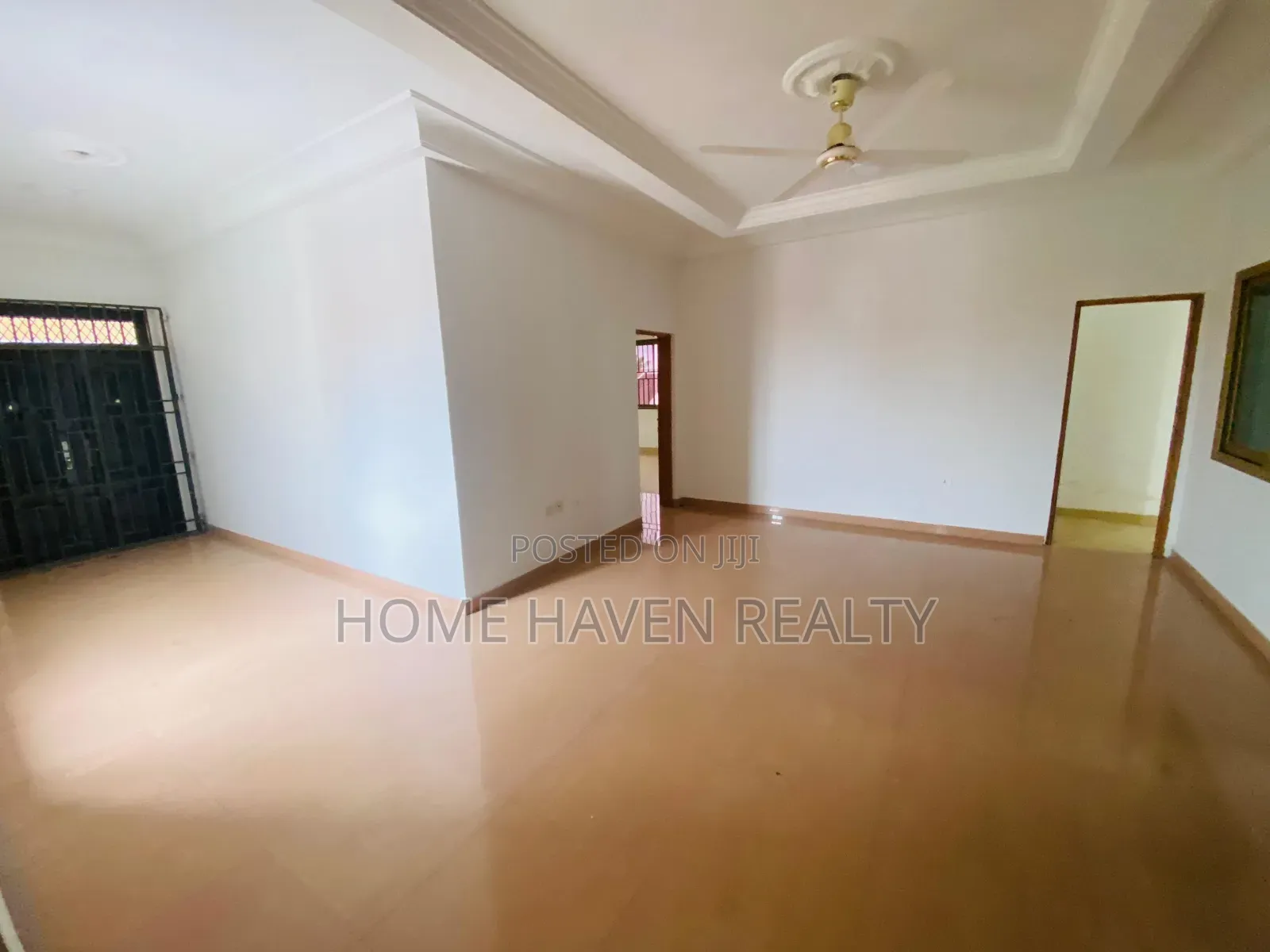 8bdrm House in East Legon, Police Station for rent