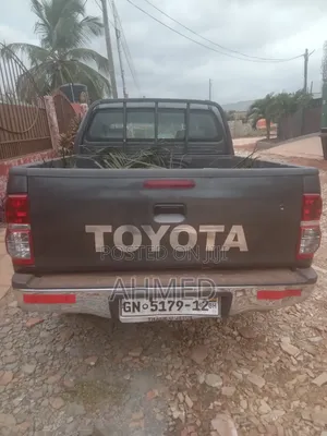 Toyota Hilux WORKMATE 4x4 2013 Gray