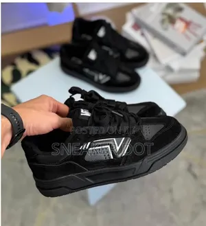 Upland Balck and White Vans