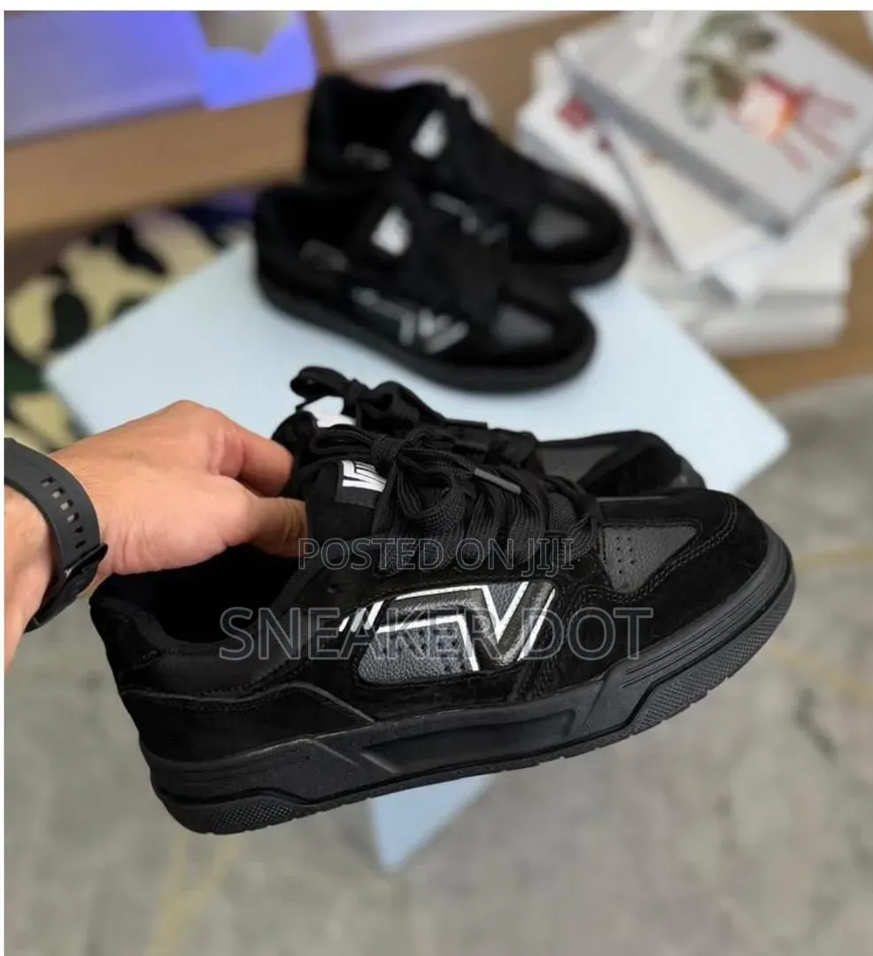 Upland Balck and White Vans