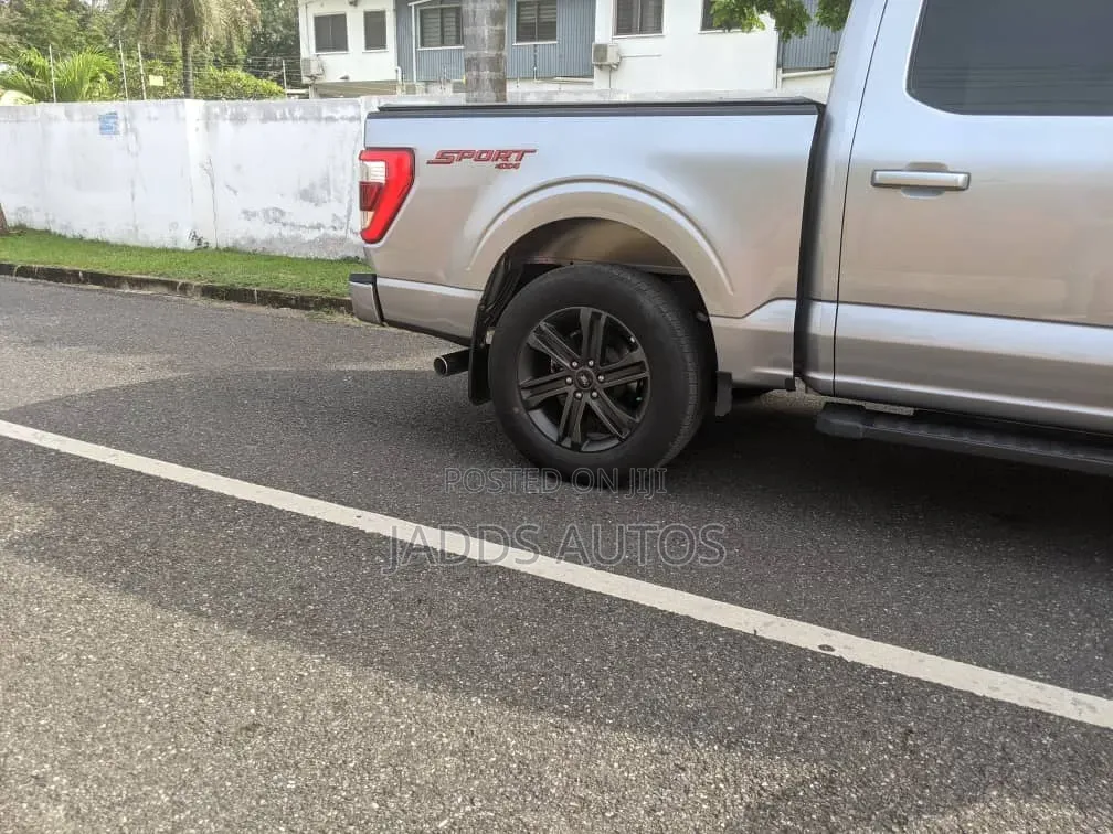 Ford F-150 LARIAT 2022 Gray