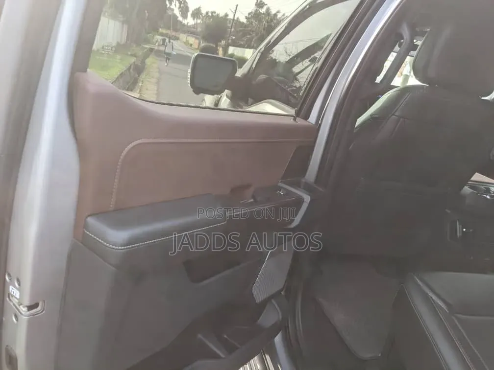 Ford F-150 LARIAT 2022 Gray