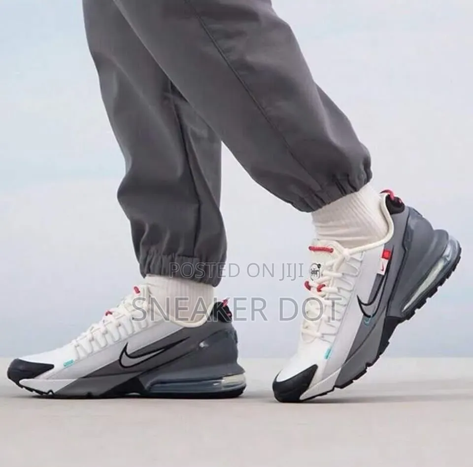 Nike Airmax Plus Roam Summit