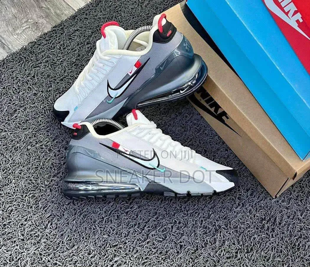 Nike Airmax Plus Roam Summit