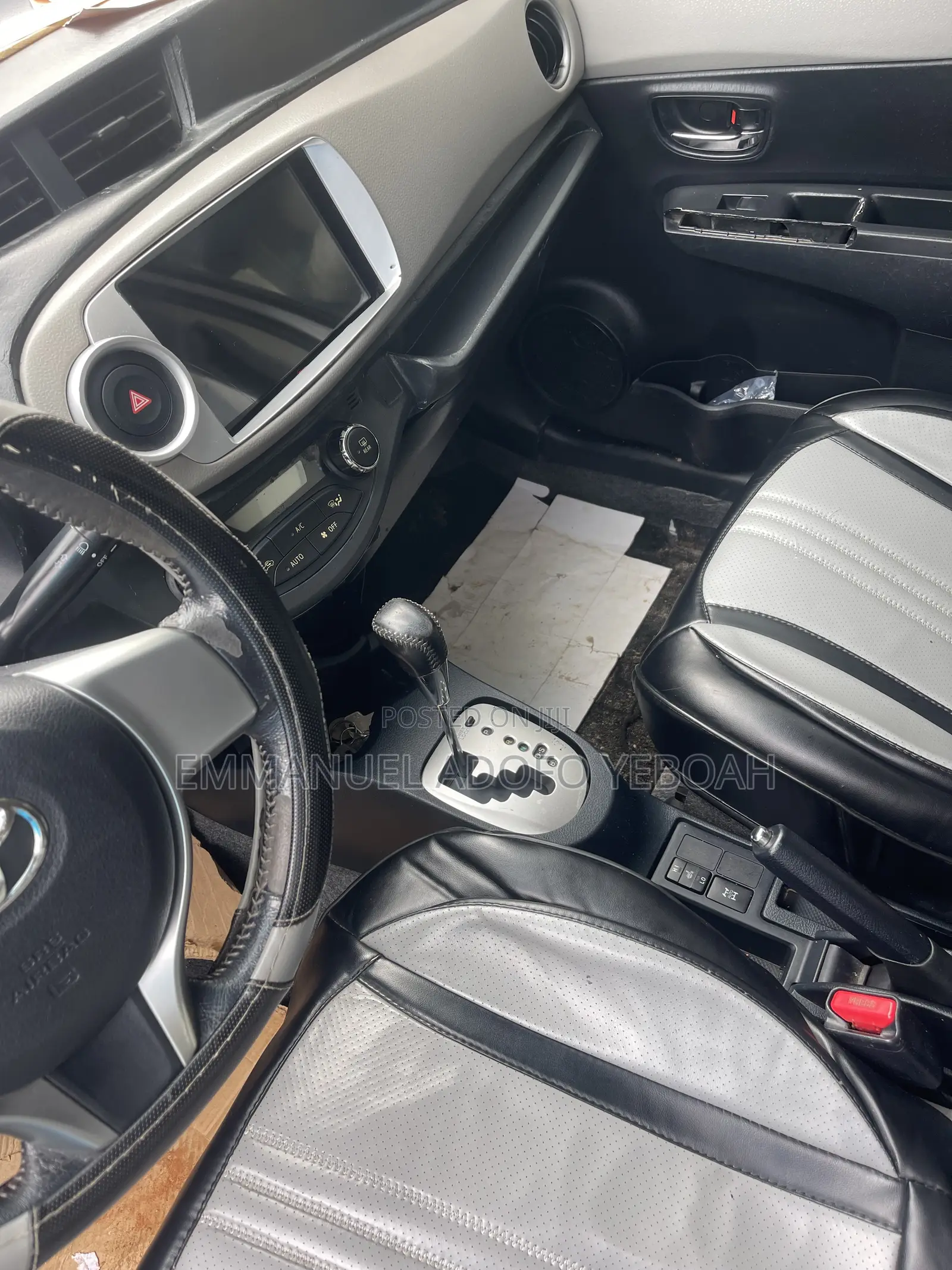 Toyota Vitz 2012 White