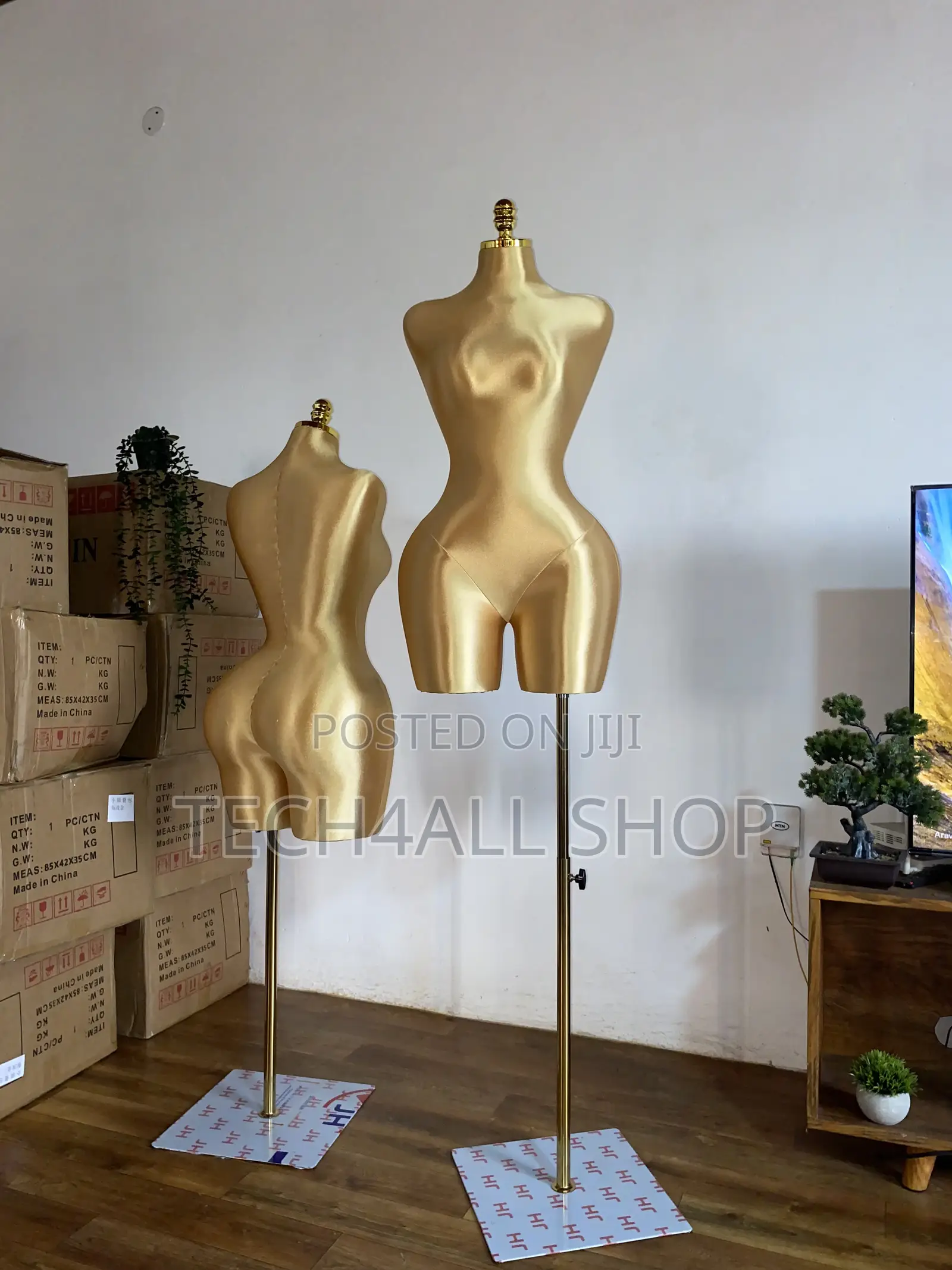 Pin-able Boutique Curvy Fabric Female Plus Size Mannequin