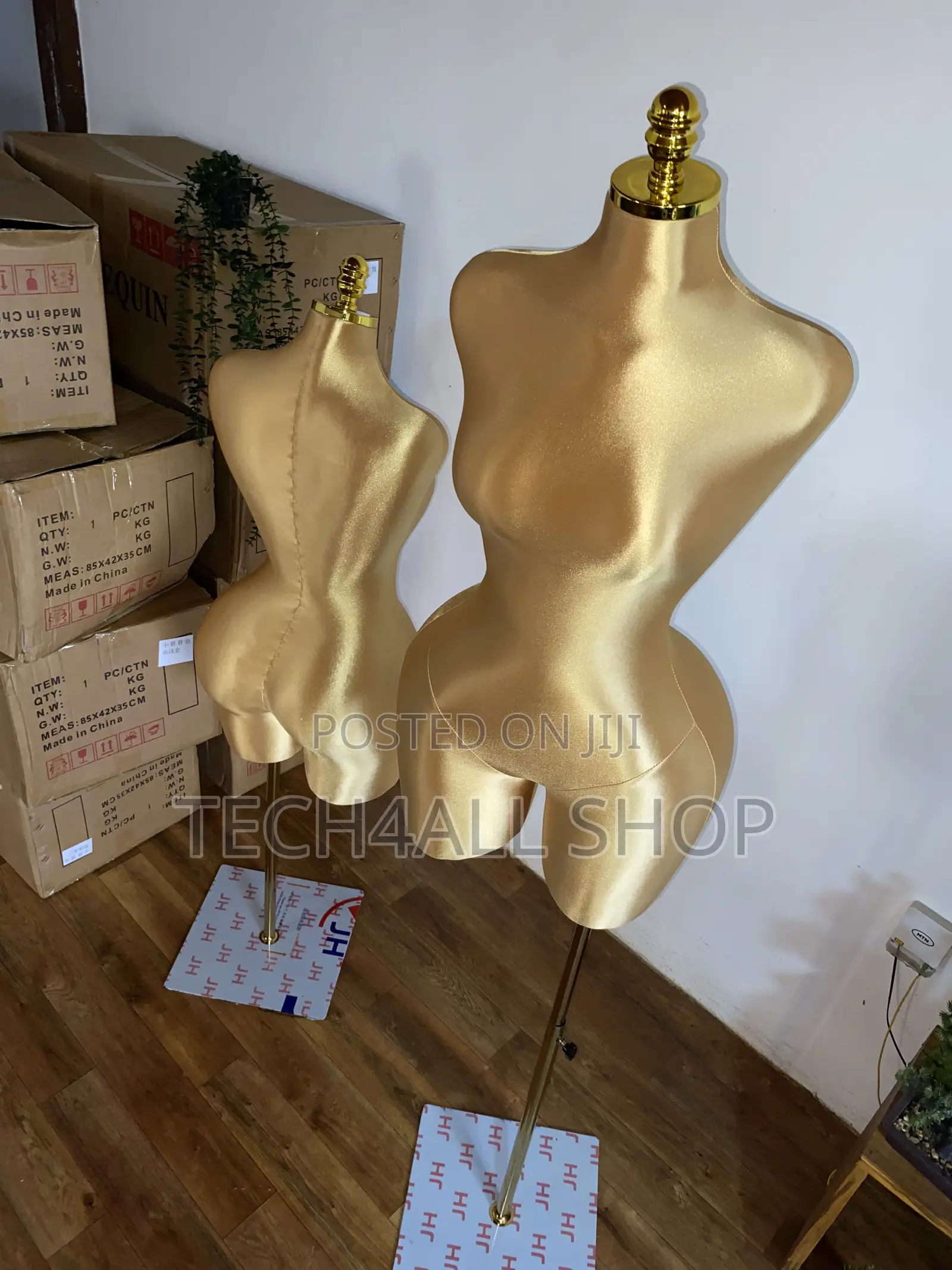Pin-able Boutique Curvy Fabric Female Plus Size Mannequin