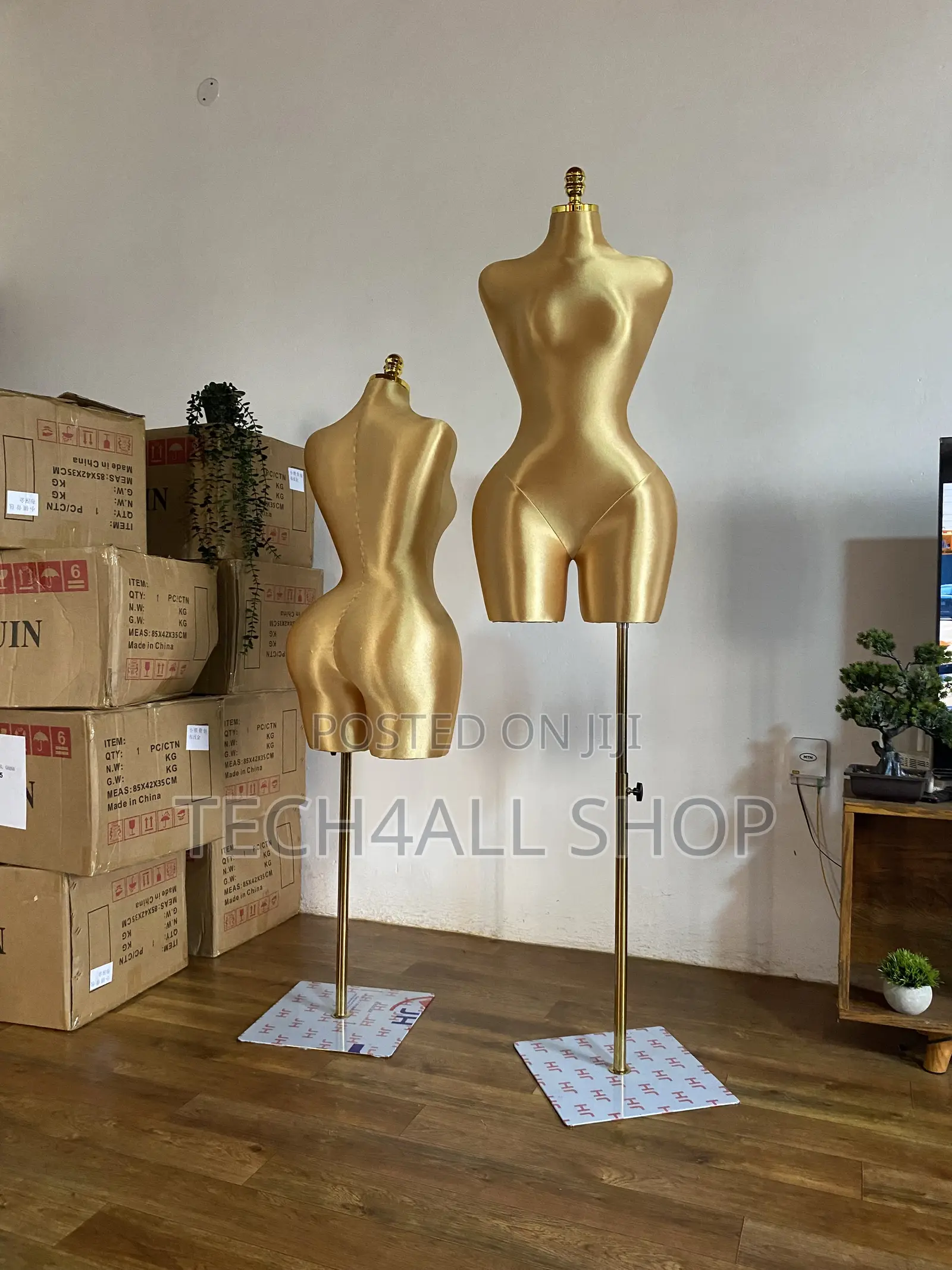 Pin-able Boutique Curvy Fabric Female Plus Size Mannequin