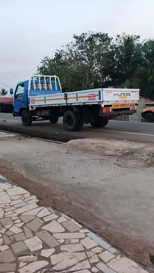 Hyundai Mighty 1