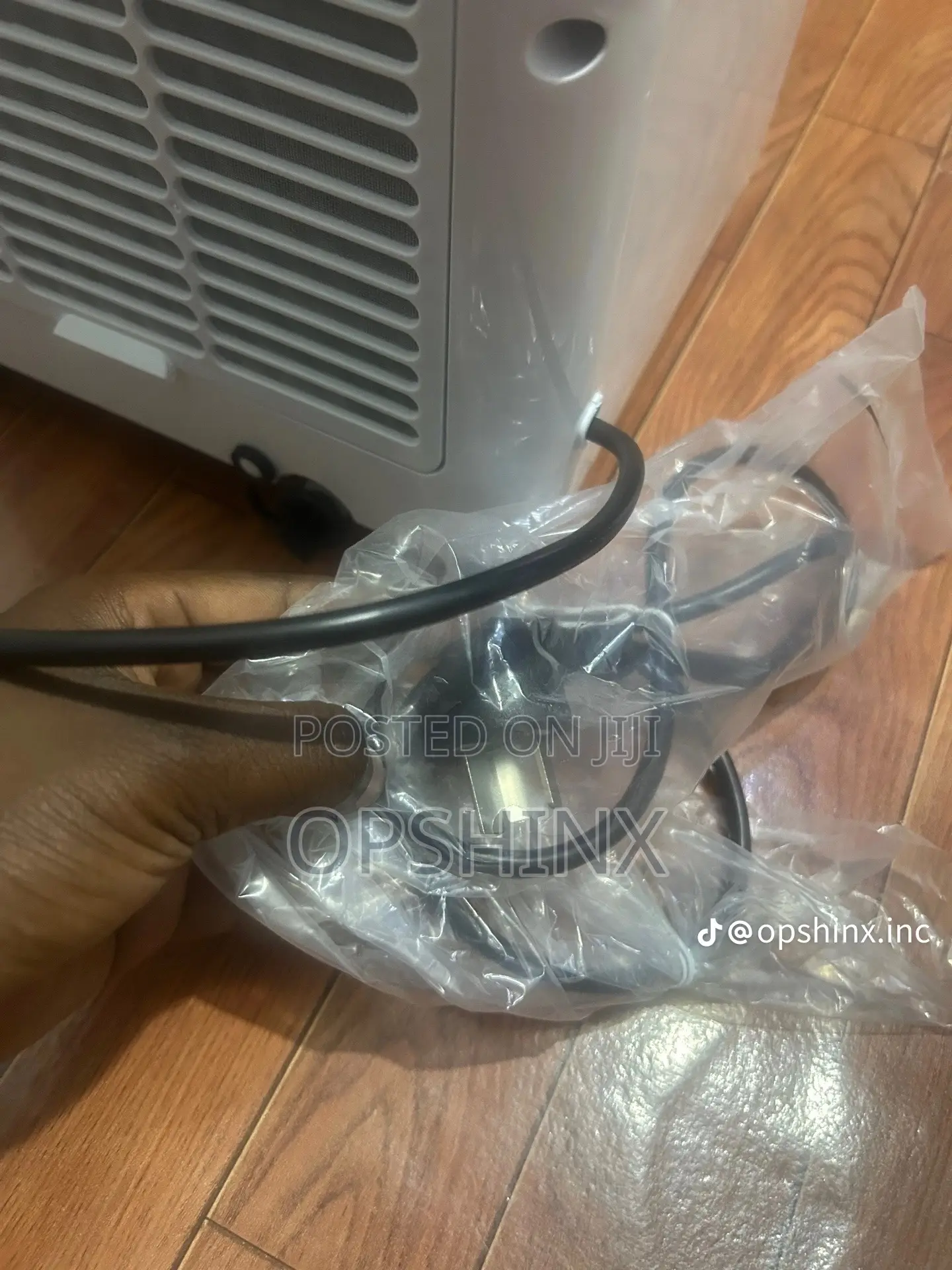 Royalstar's Compact 1 Hp Mobile Air Conditioner