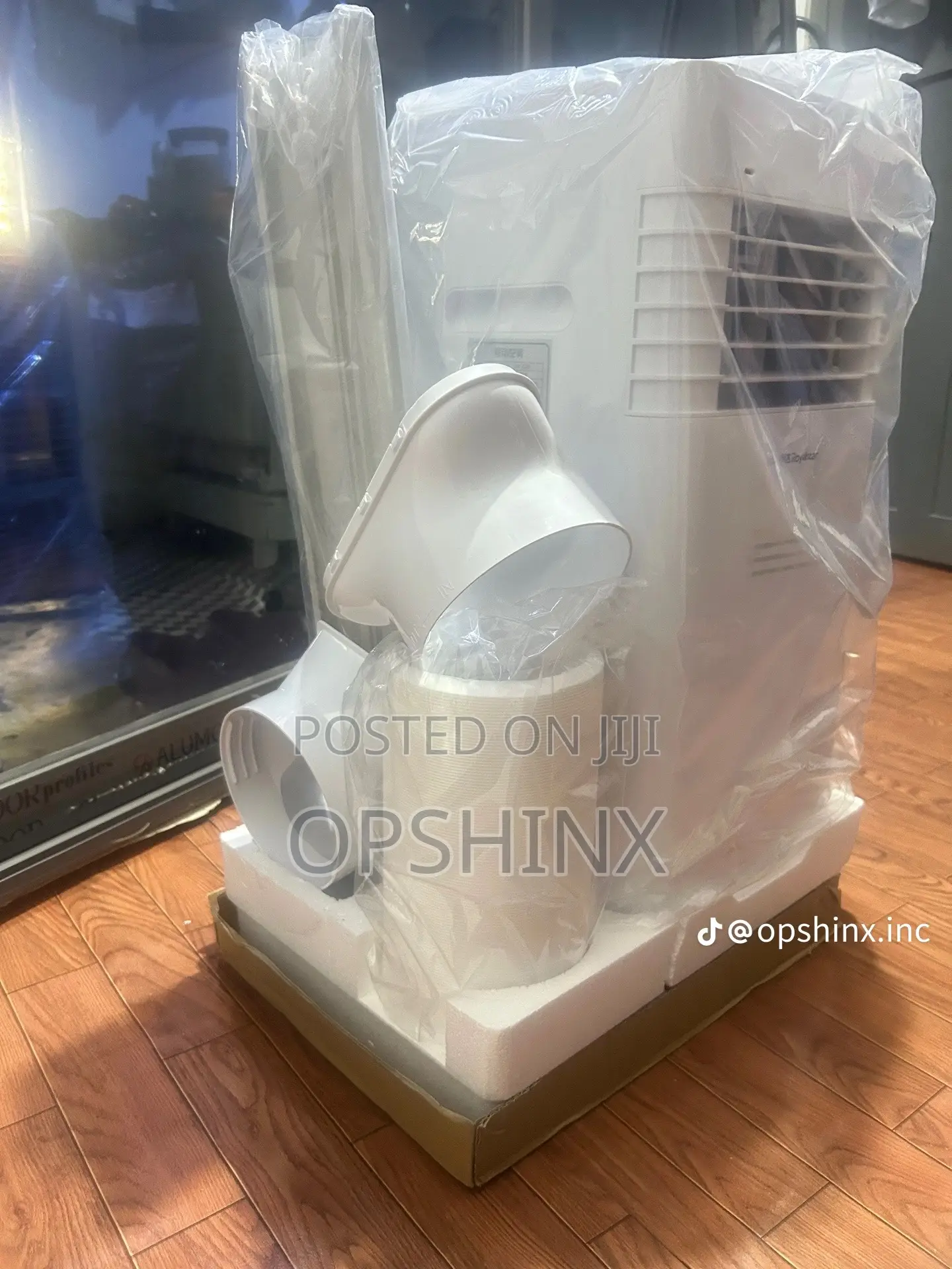 Royalstar's Compact 1 Hp Mobile Air Conditioner