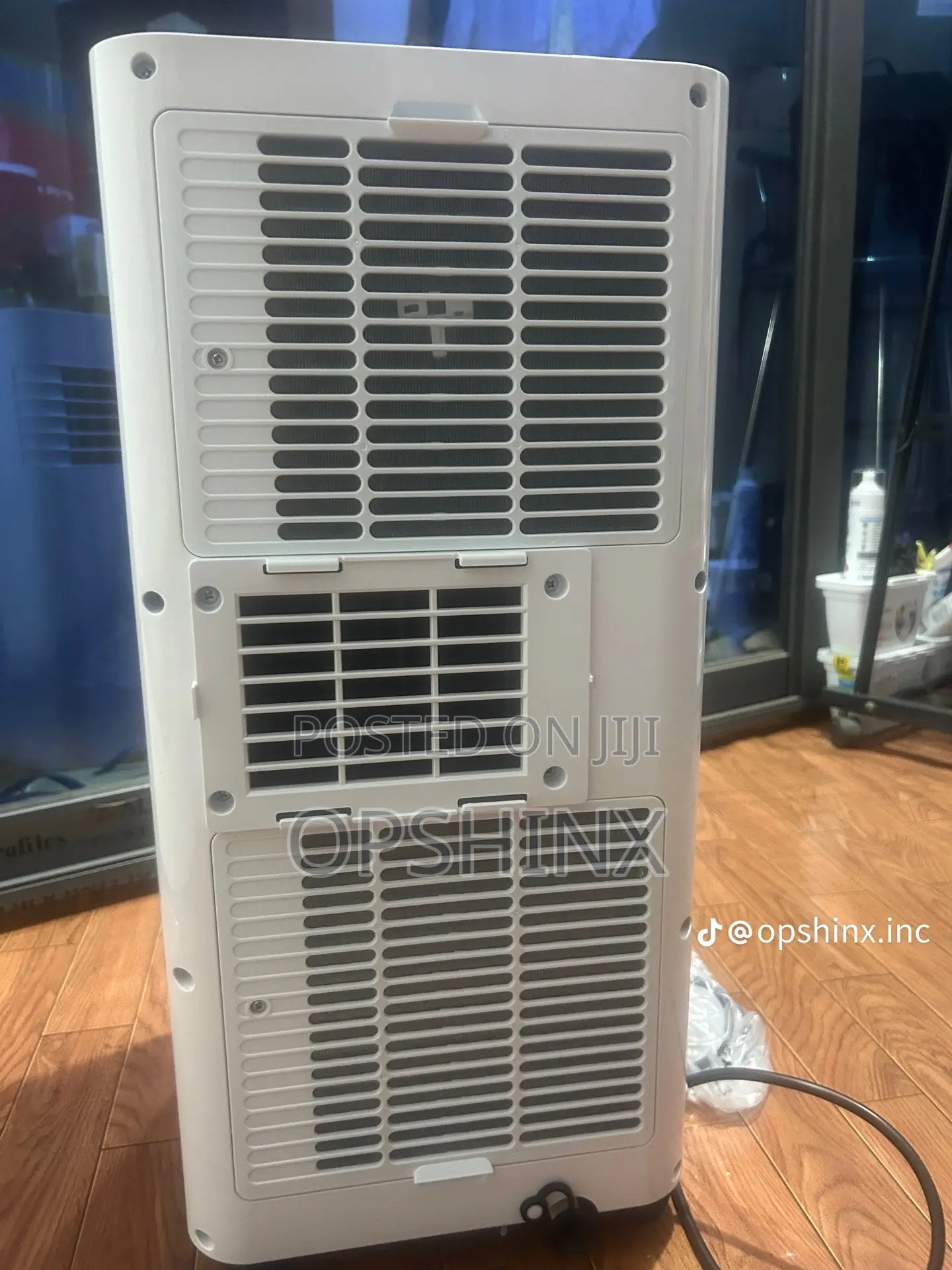 Royalstar's Compact 1 Hp Mobile Air Conditioner