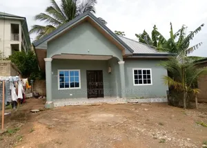 2bdrm House in Buduburam, Budumburam for sale