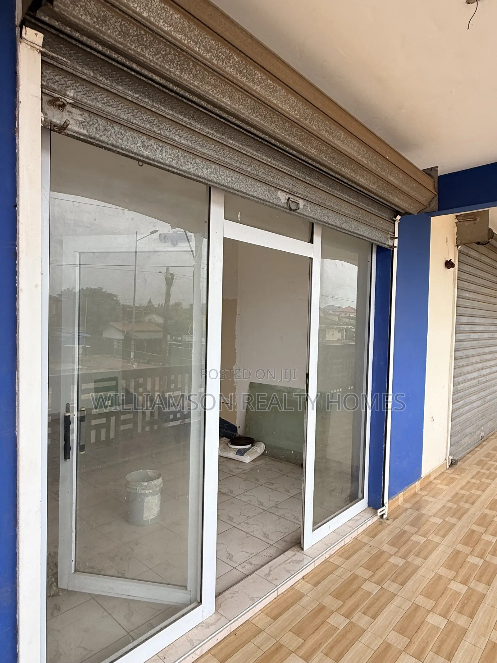 Spacious Shop/Store/Office Space/Showroom Wit an Extra Office,Spintex