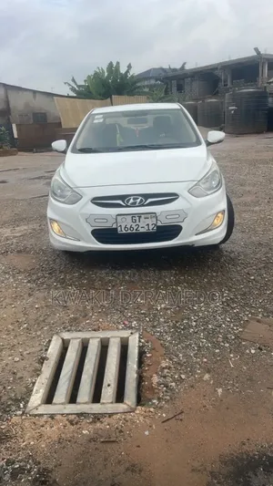 Hyundai Accent GLS 2012 White