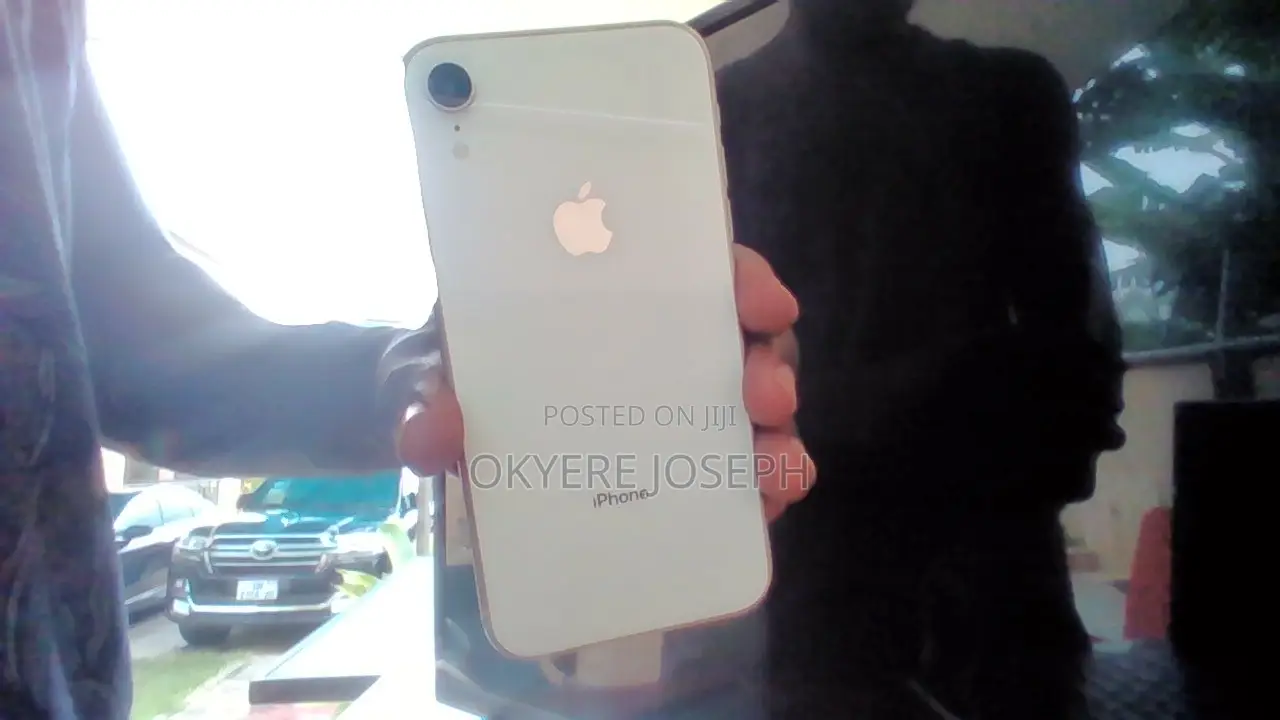 Apple iPhone XR 64 GB White