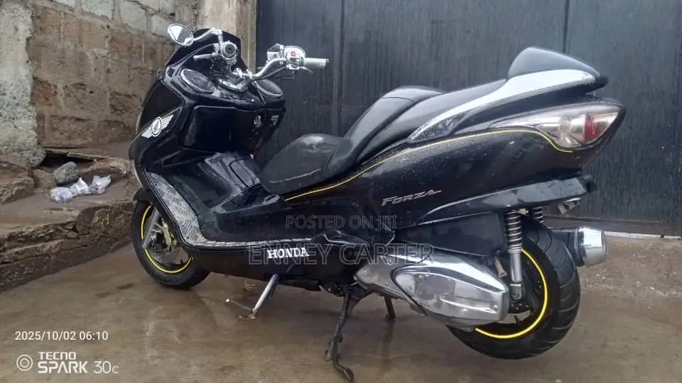 Honda Forza 2016 Black