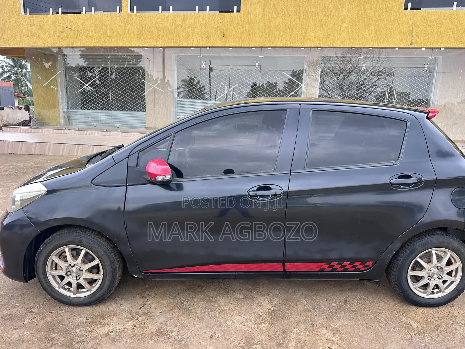 Toyota Vitz 2013 Black