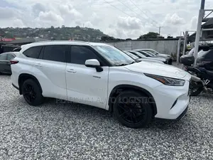 Toyota Highlander Platinum 2022 White