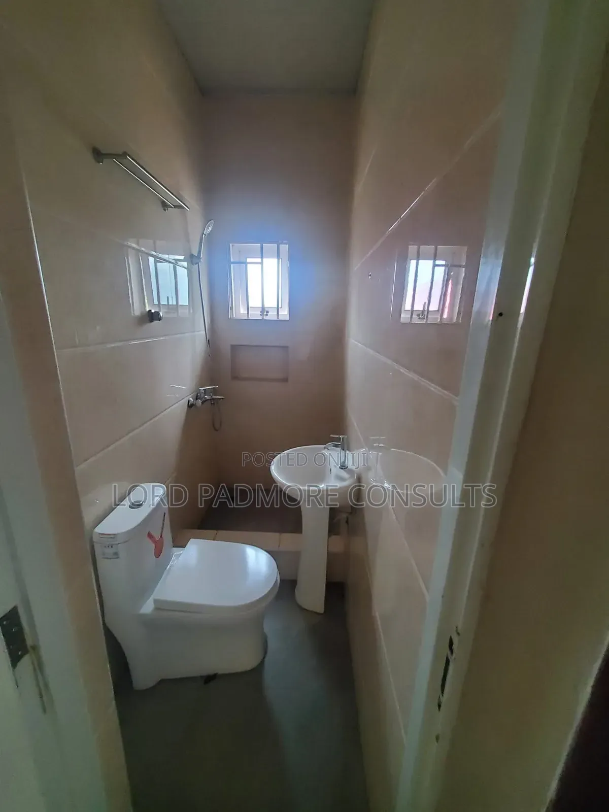 2bdrm Apartment in Adenta-Aviation, Housing Down for rent