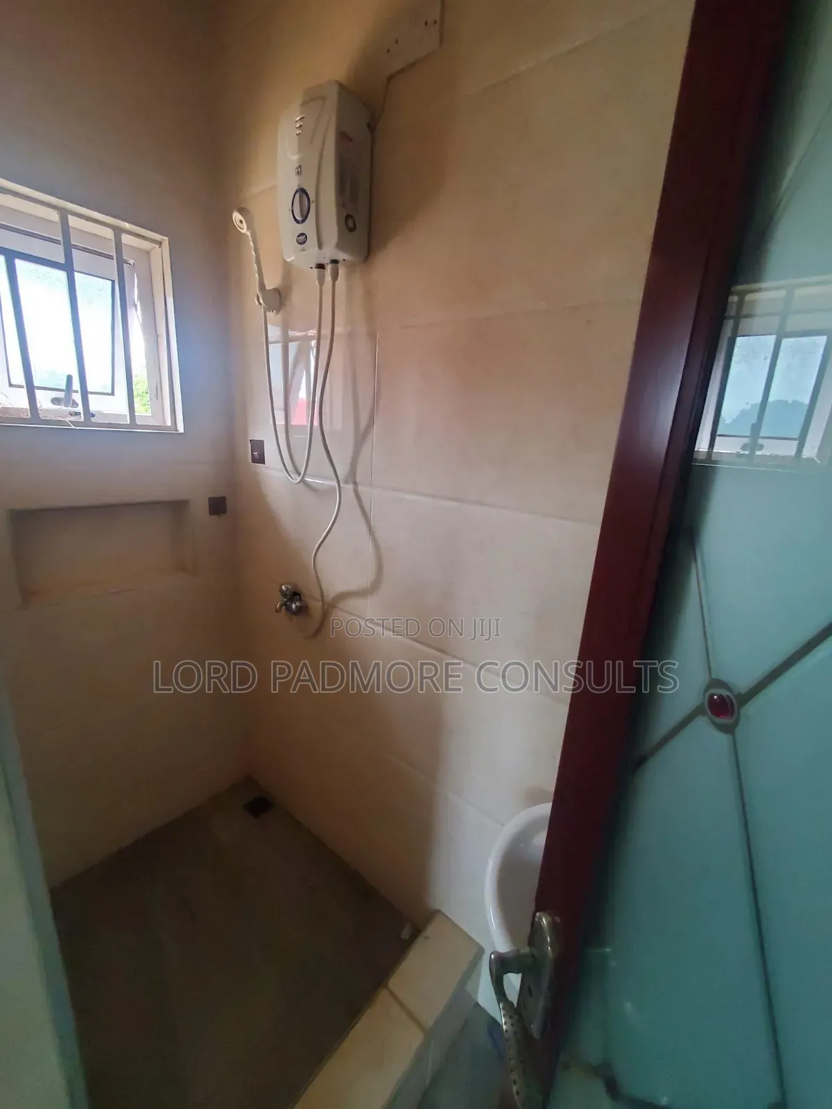 2bdrm Apartment in Adenta-Aviation, Housing Down for rent