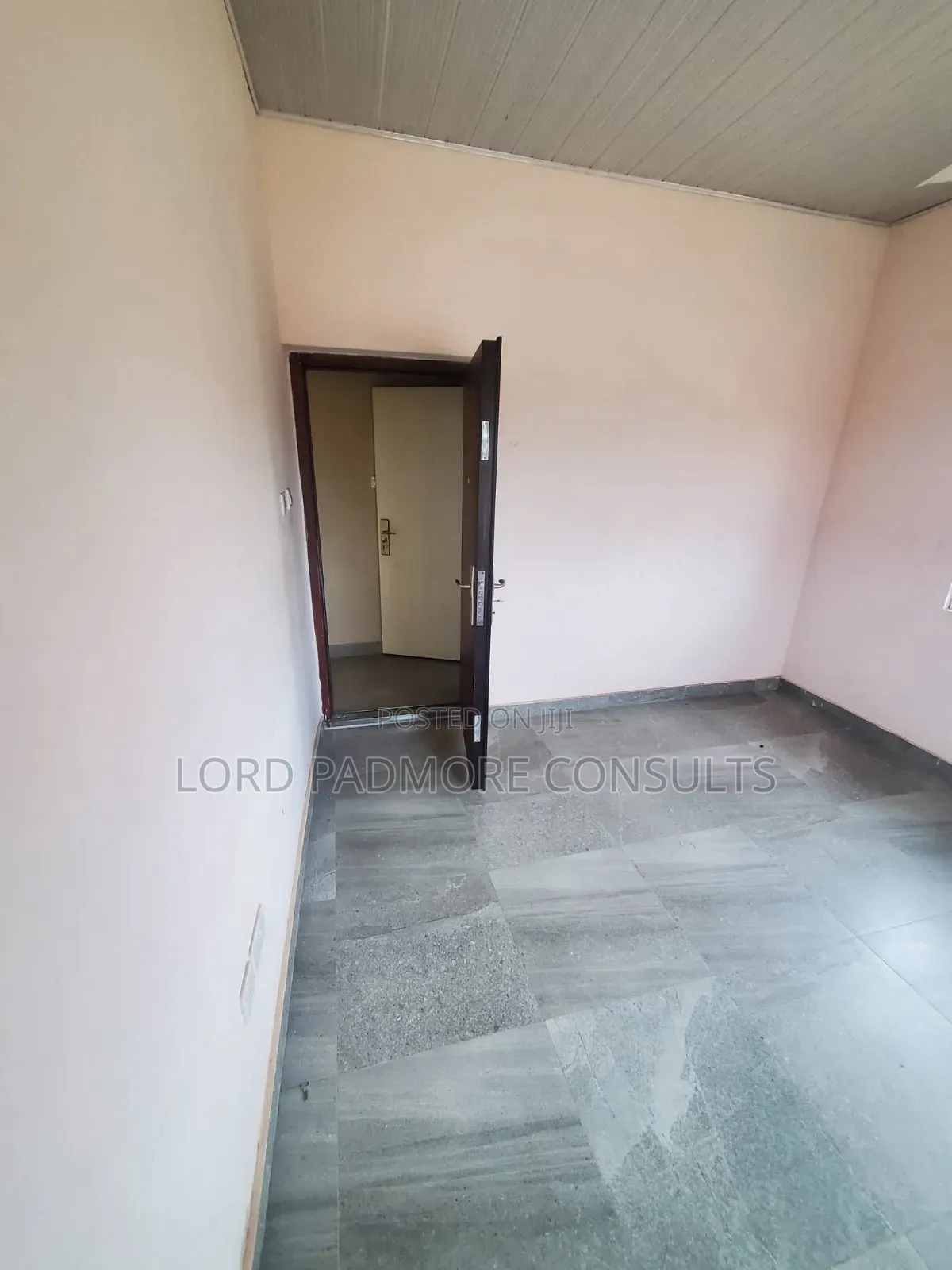 2bdrm Apartment in Adenta-Aviation, Housing Down for rent