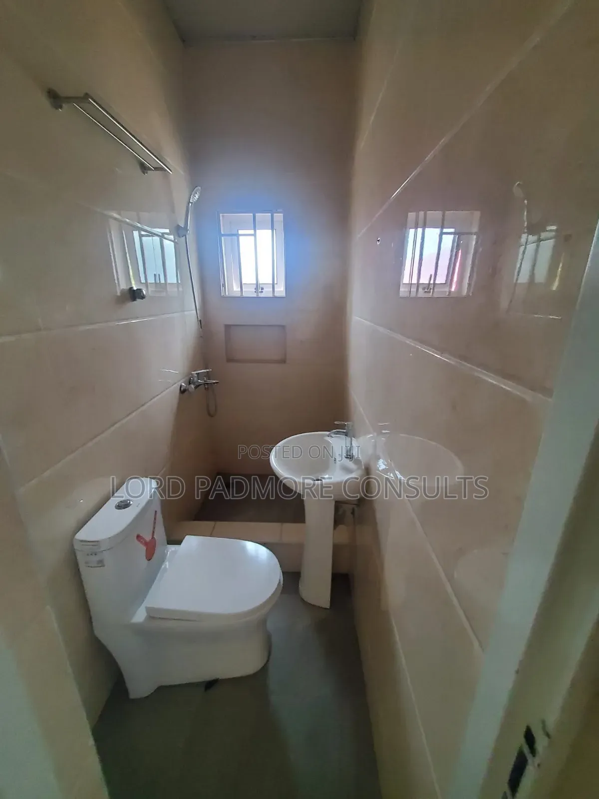 2bdrm Apartment in Adenta-Aviation, Housing Down for rent