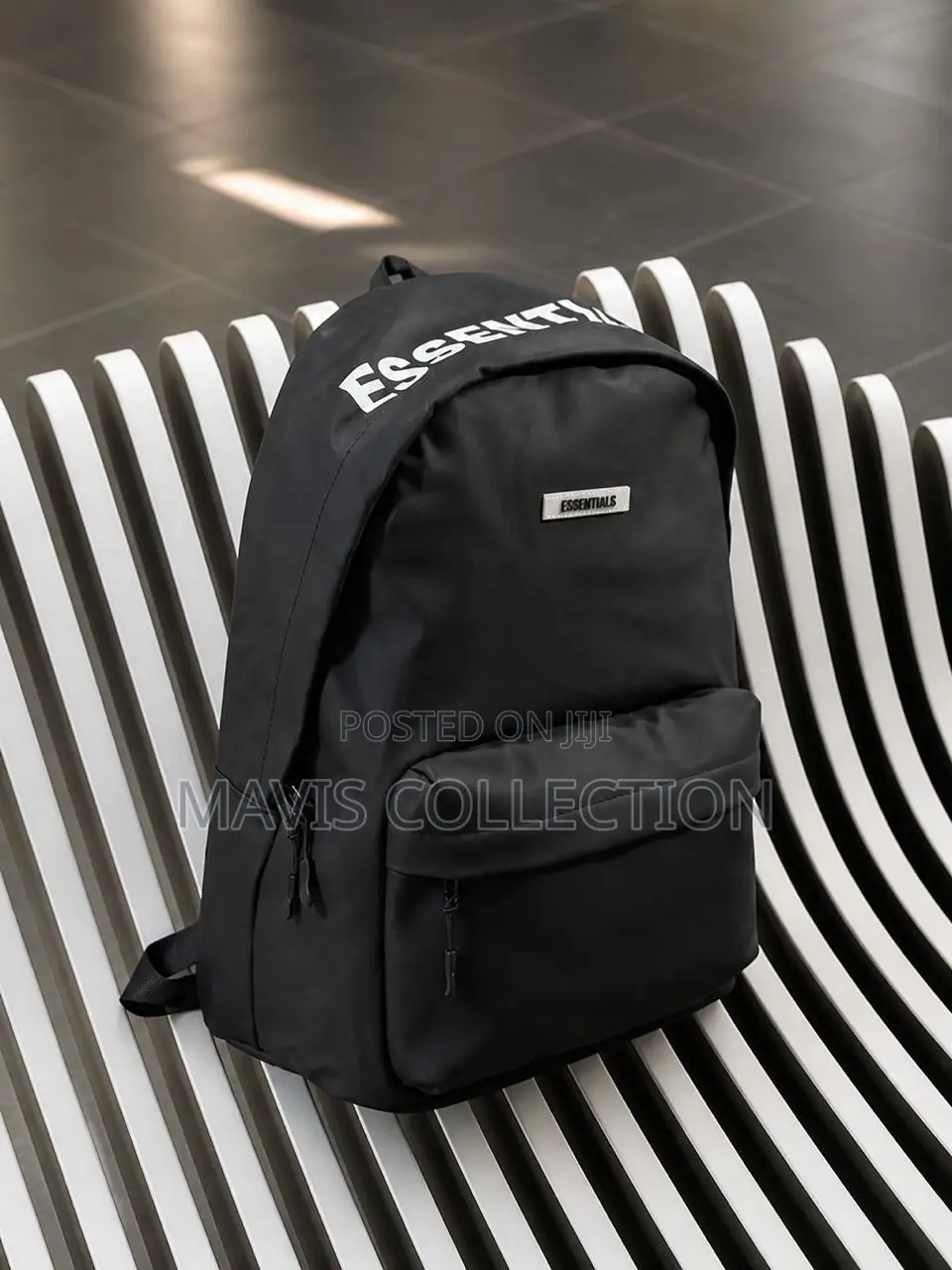 Essential Backpad Bag