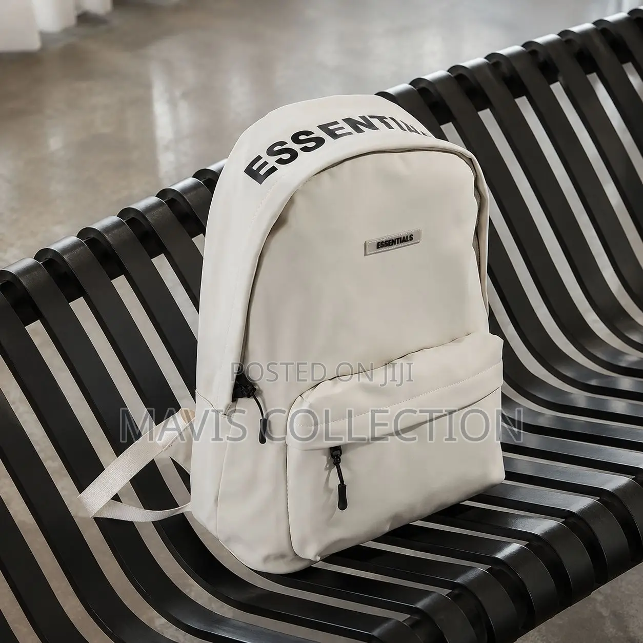 Essential Backpad Bag