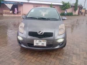 Toyota Vitz 2010 Gray